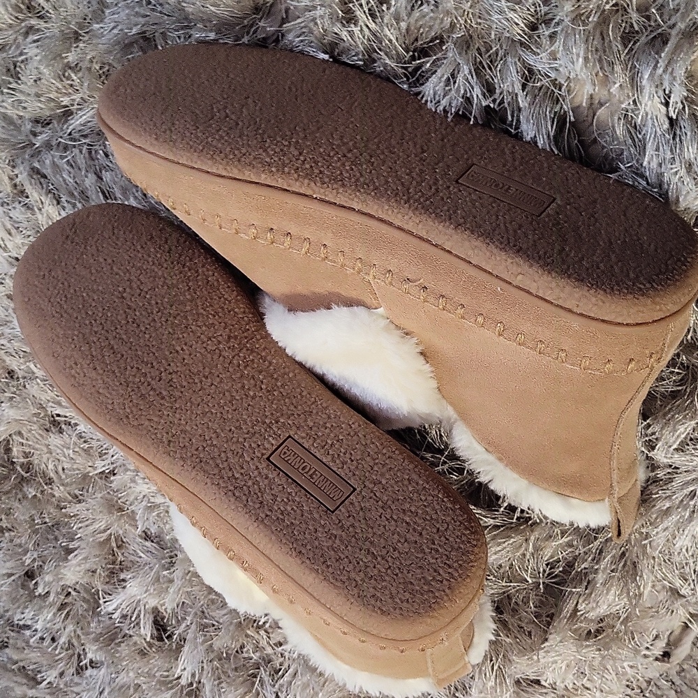 Minnetonka Tan Textured Sole - Picture 8 of 8